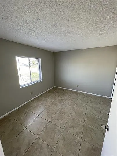631 SE 13th Ave — Photo 7