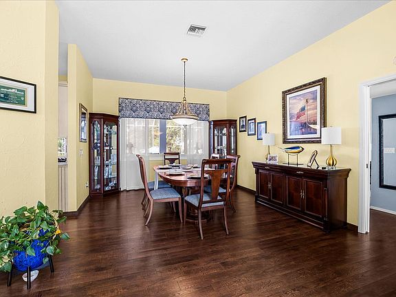 5th image of 512 SW South Carolina Drive