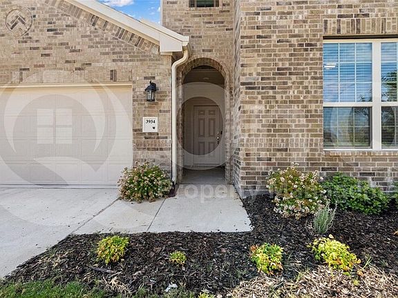 3rd image of 3934 Bellingham Ln