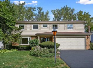1806 E Apache Ln, Mount Prospect, IL 60056