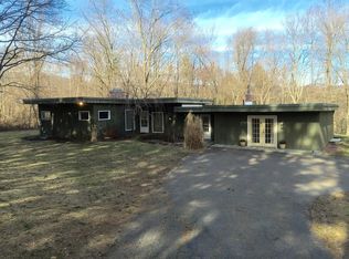 325 Hadley St, South Hadley, MA 01075