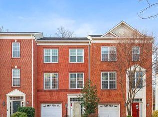 12914 Wood Crescent Cir, Herndon, VA 20171