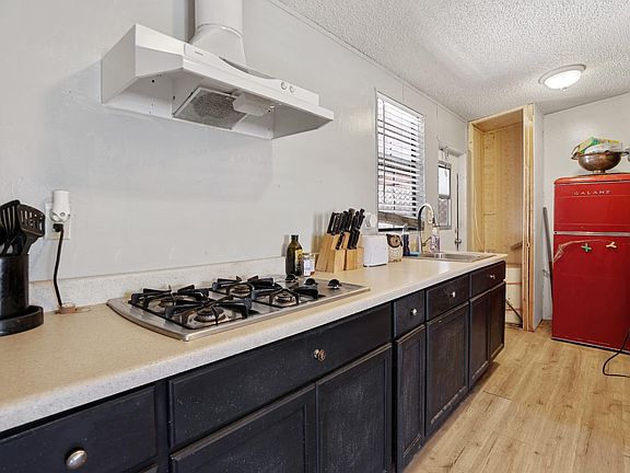 4th image of 415 S Cardinal Ave