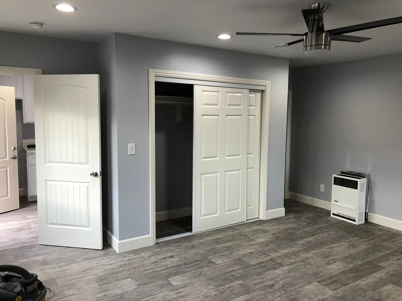 Studio, 500 sqft, $1,675 — Photo 4