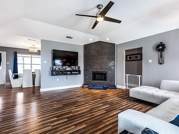 5th image of 4417 Stella Dr