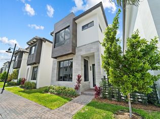 8098 NW 43rd St, Doral, FL 33166