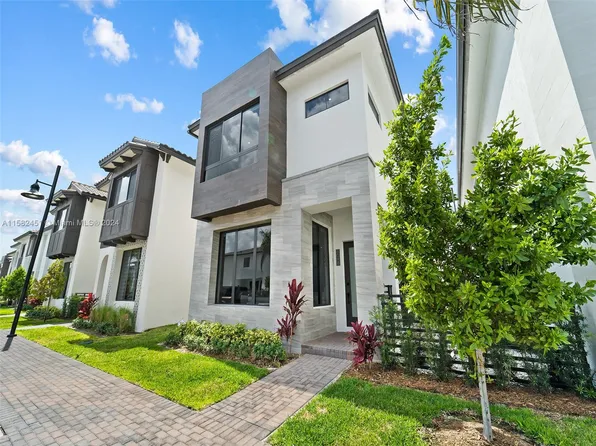 8098 NW 43rd St, Doral, FL 33166