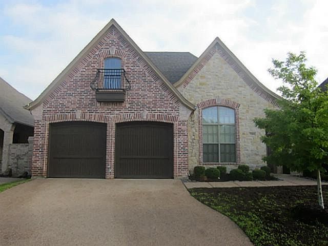 1st image of 729 Silver Lake Dr