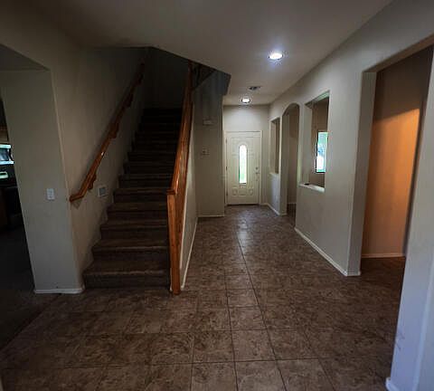 3rd image of 14901 W ASHLAND Avenue