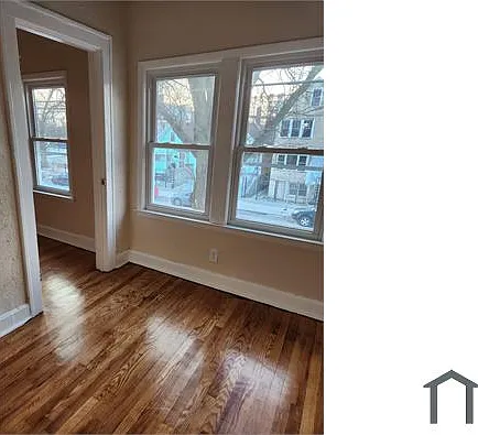 3 bed, 1000 sqft, $1,500 — Photo 3