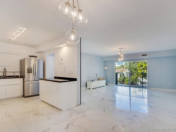 2nd image of 947 Lenox Ave APT 301