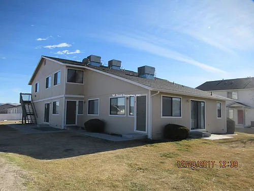 340 Sweetwater Cir #B Photo 1