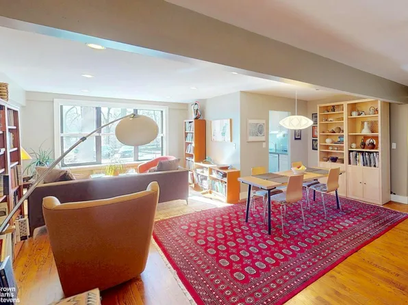 2244 Bronx Park East 1B image 2 of 16