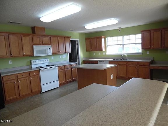 2nd image of 15222 Camelot Dr #D