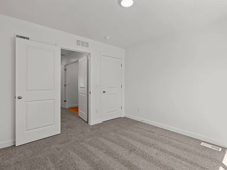 1522 E 720 N — Photo 21