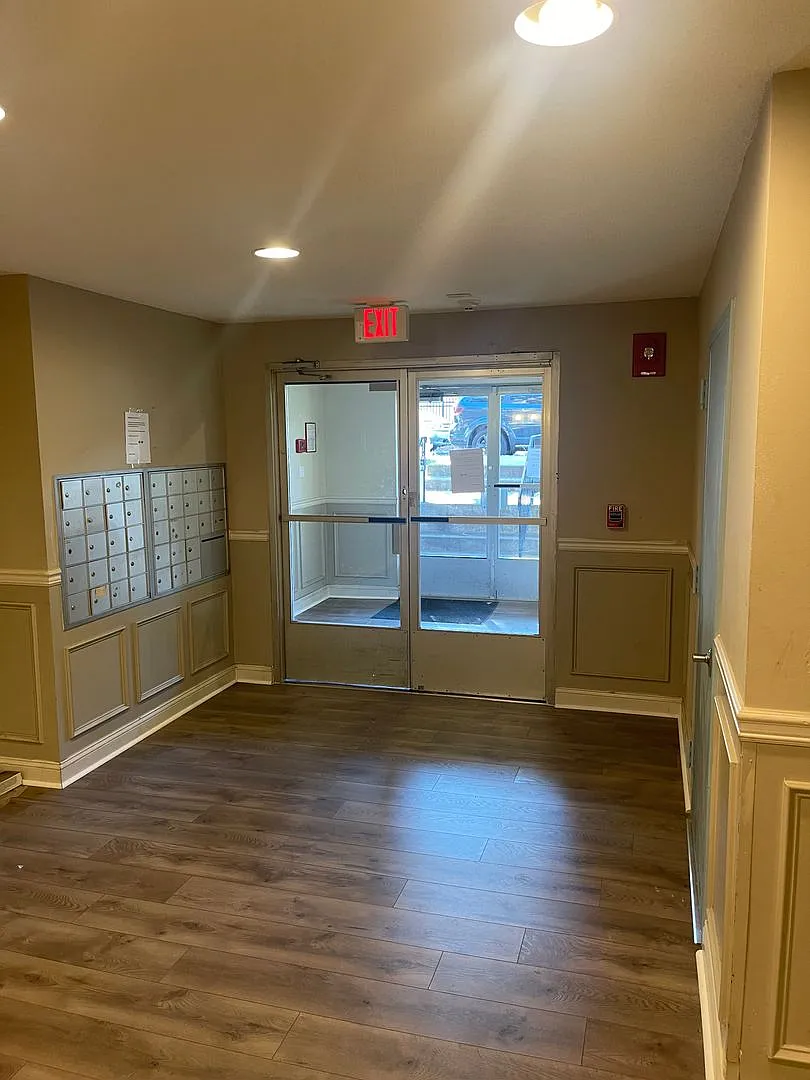 North - End 3 Bedroom, 1 Bath 3rd Floor Condo Unit — Photo 3