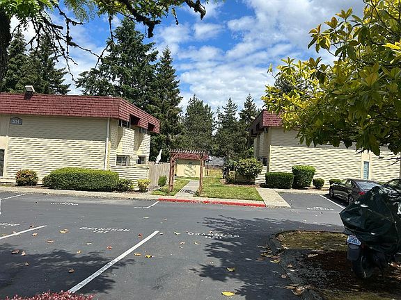 3rd image of 504 142nd Ave SE APT 89