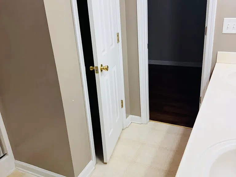 2932 Greyhawk Ln — Photo 14