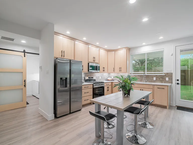 806 Kingswood Ave — Photo 4