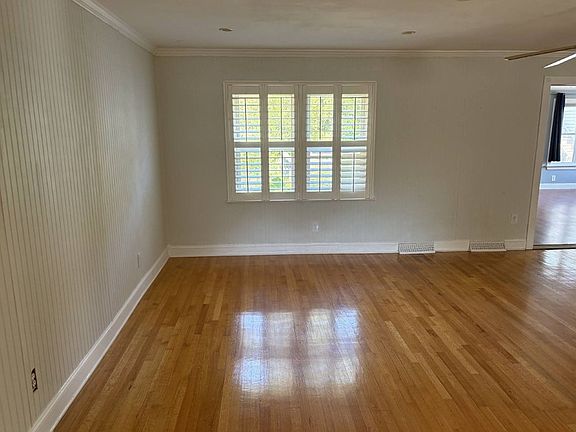 2nd image of 1126 Garland Rd