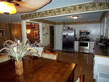 3rd image of 1654 Dorchester Dr