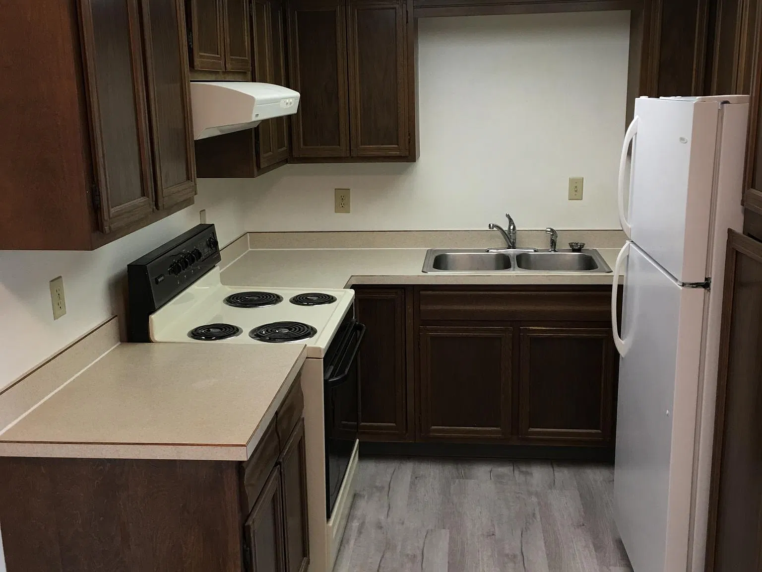 2 bed, 800 sqft, $800 — Photo 2