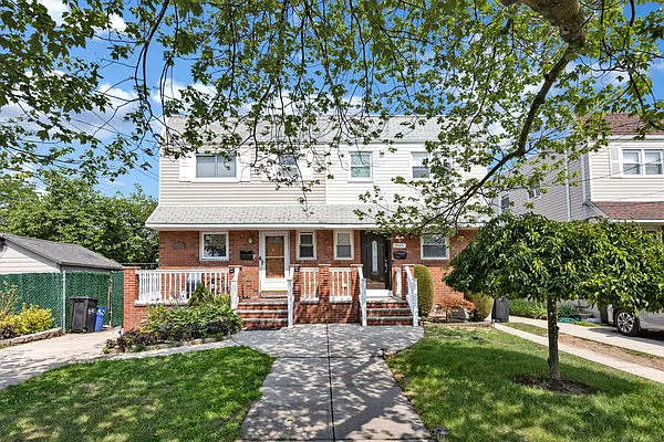 Sold by Remax Edge | media 41