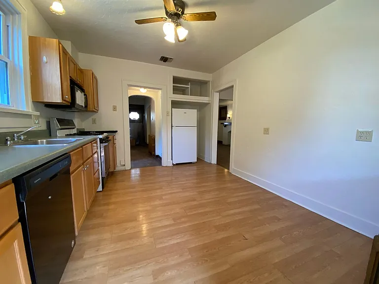 3135 Bates St — Photo 4
