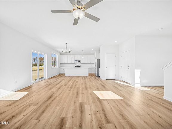 5th image of 131 Valley Hall Dr