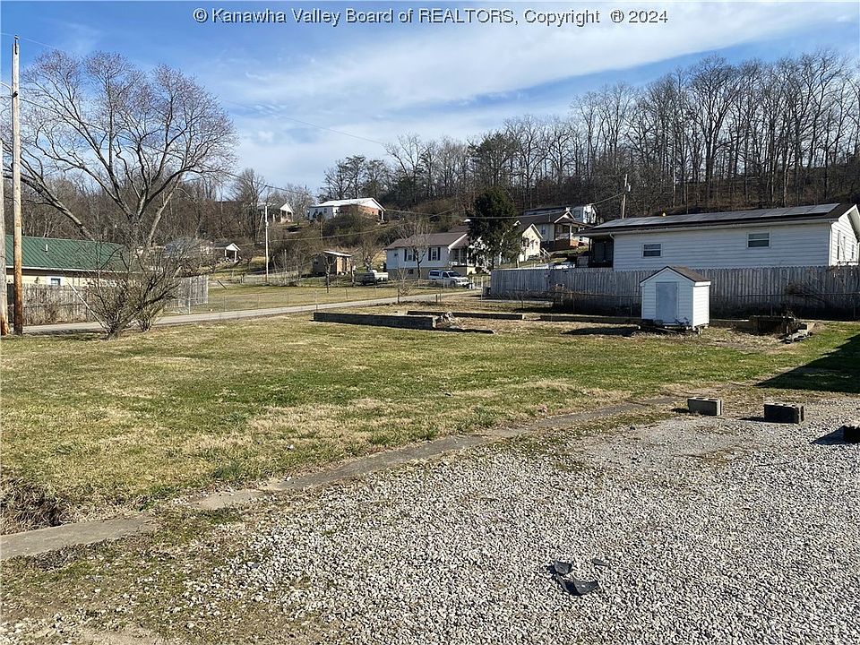 2nd image of 304 Fairview Dr