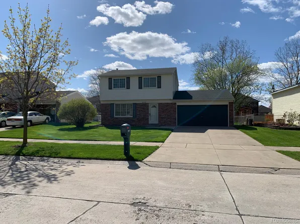30458 Torry Ave, Flat Rock, MI 48134