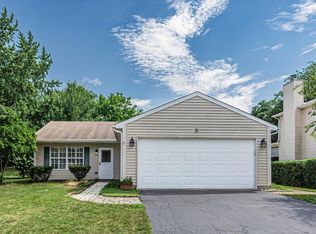 1438 Maple Ridge Ct, Carol Stream, IL 60188