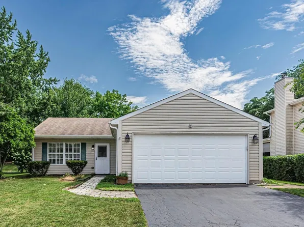 1438 Maple Ridge Ct, Carol Stream, IL 60188