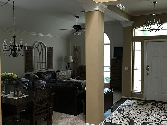 Looking in to Living/Dining