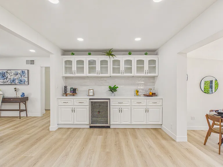 7425 Brighton Dr — Photo 5