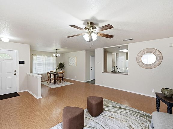 4th image of 313 Chisholm Trl