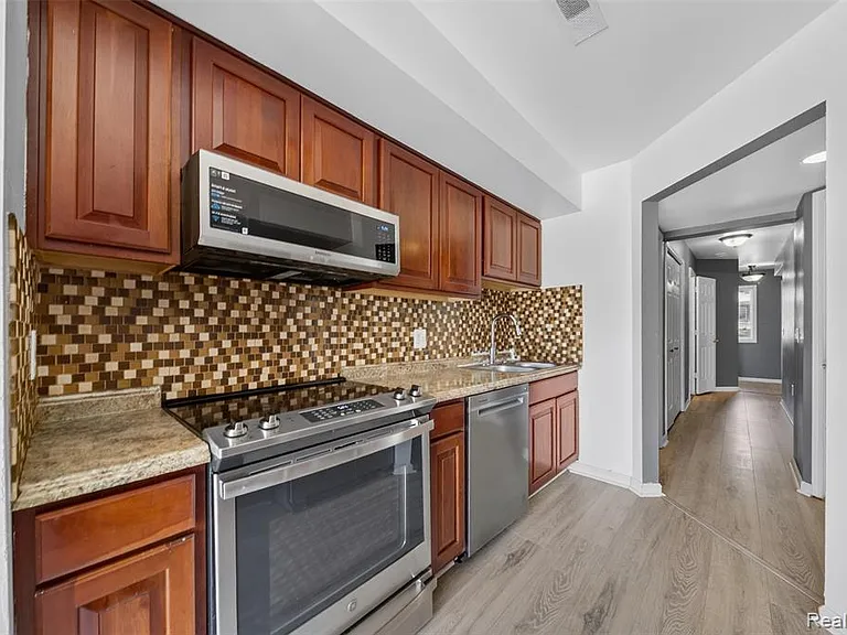 16515 Terrace Village Dr — Photo 15