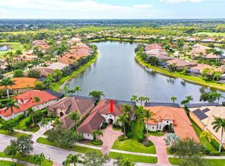 8957 Shenendoah Cir, Naples, FL 34113