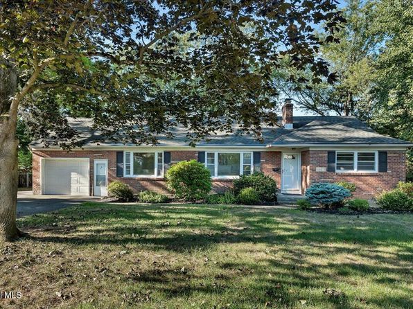 4 Albright Ave