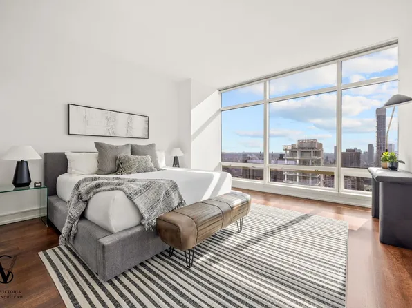 151 East 58th Street image 12 of 22