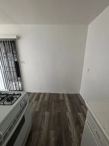 1760 Henderson Ave Photo 1