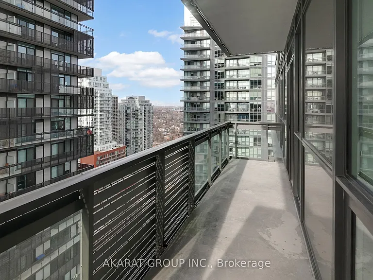 39 Roehampton Ave #2407 — Photo 27
