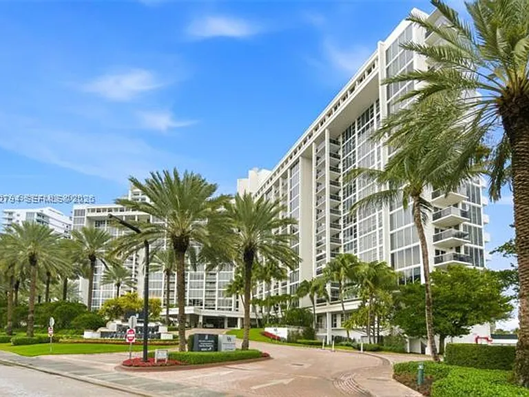 10275 Collins Avenue Cu #718 — Photo 33