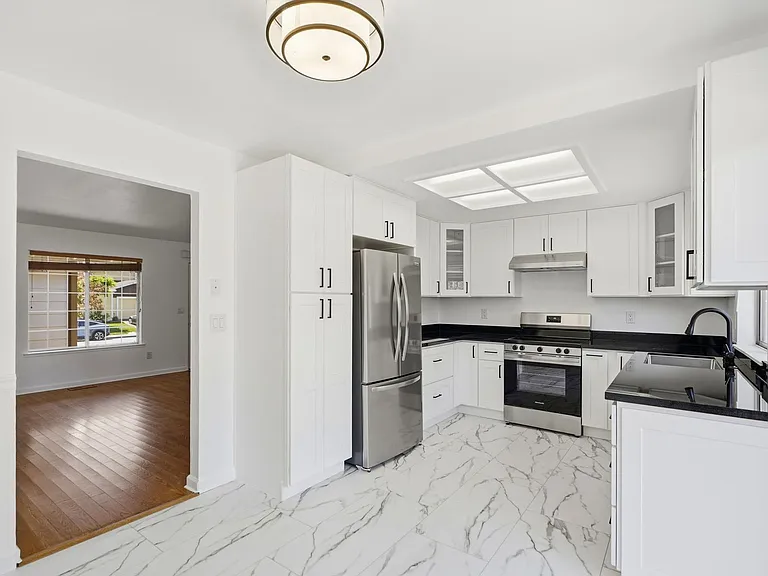 1775 Northstar Dr — Photo 2