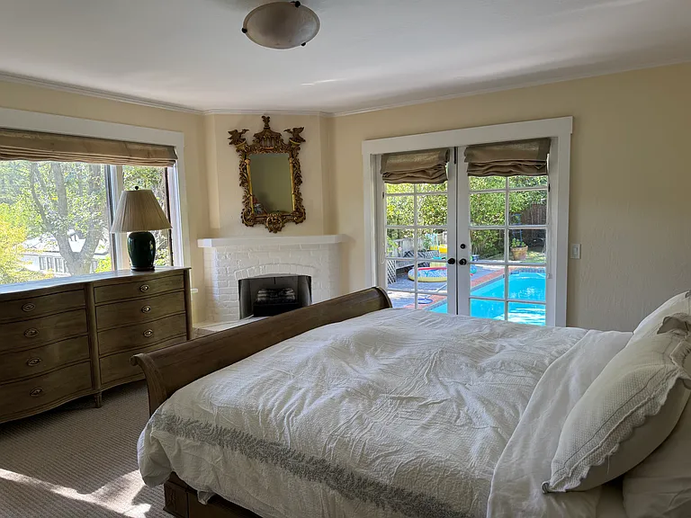 250 Manor Dr — Photo 10