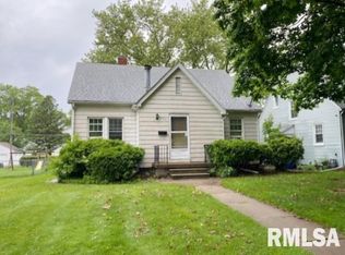 2369 28th St, Moline, IL 61265