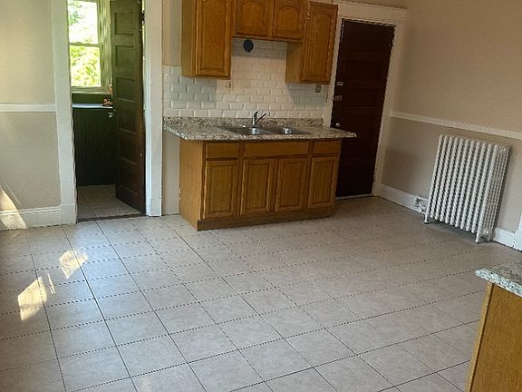 4th image of 335 Hillside Avenue