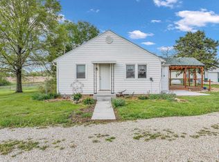 8244 SE Stubbs Rd, Berryton, KS 66409