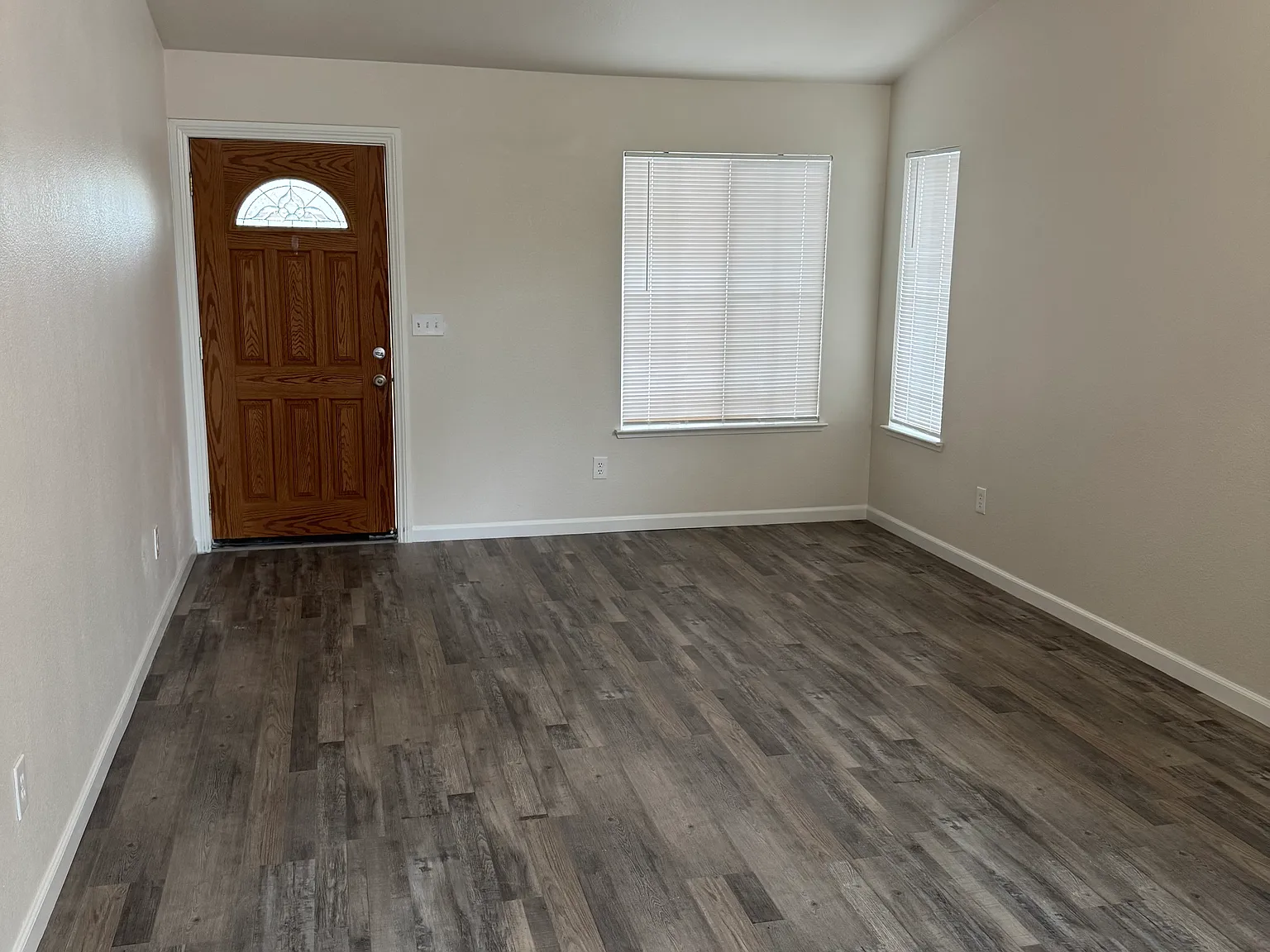 3 bed, 1366 sqft, $3,200 — Photo 1
