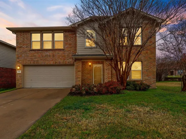 712 Hidden Point Dr, Fort Worth, TX 76120